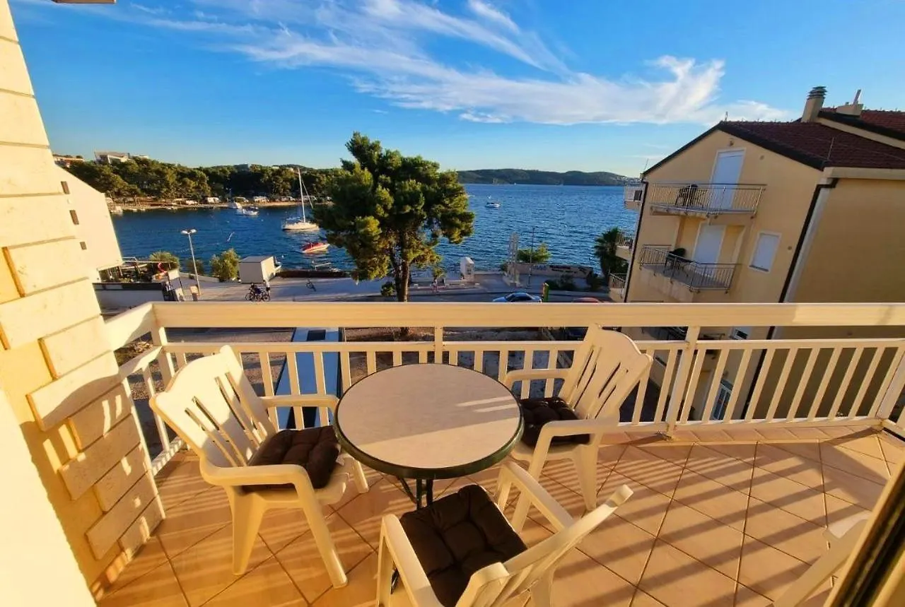 Apartmani Tomi - Trogir Ciovo 0*,  Croatia